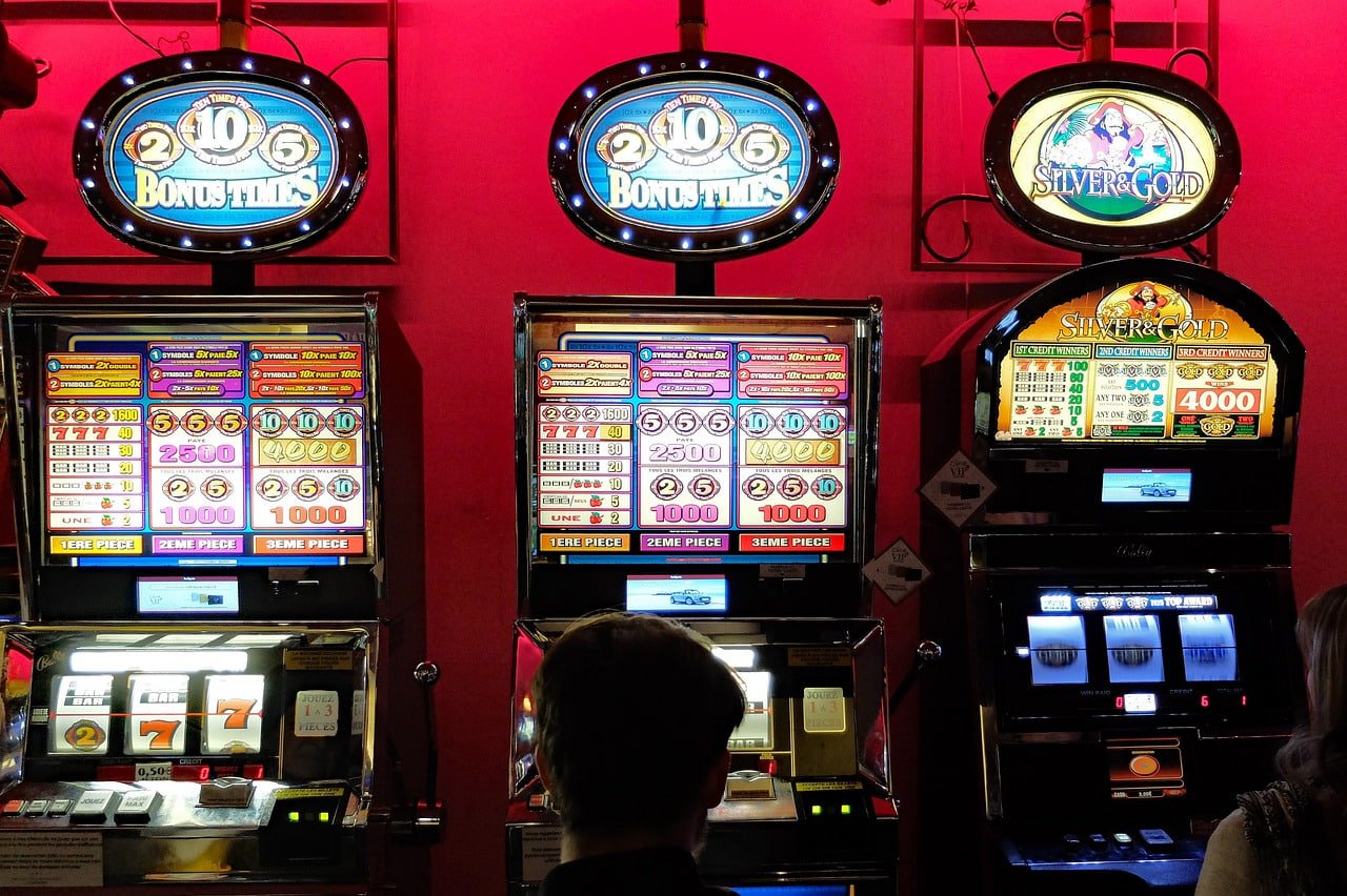 Mobile phone showing 77pub platform interface optimised for Filipino players